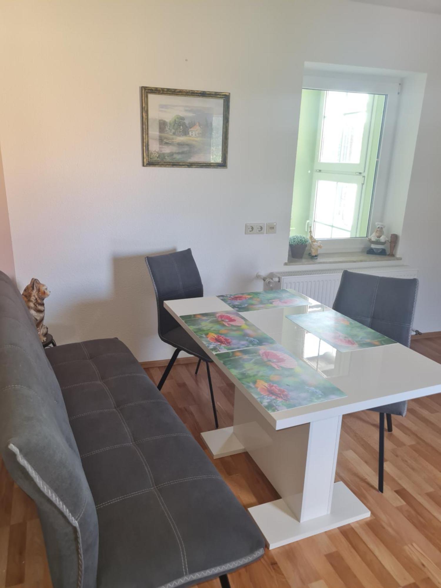 Modernisierte Wohnung, Zentral Gelegen In Historischer Altstadt Mücheln Kültér fotó